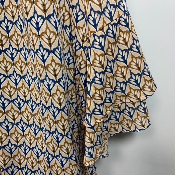 Weekend Suzanne Betro Abstract Key Hole Bell Sleeve Tunic - Picture 11 of 15